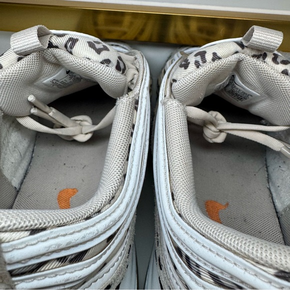 🐆 Nike Air Max 97 Leopard Print CW5595-001 Women 7.5 EUC Animal Print Icon 🐆 - Picture 9 of 15